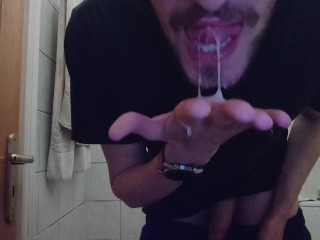射精射了我的手和长矛我的嘴