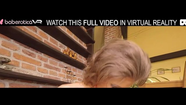 Solo girl, Sarah Kay,uses a big dildo,in VR.