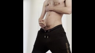 Так чертовски возбужденно.... Нужно достать эту нагрузку