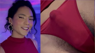 Sucer la bite d'une fille trans