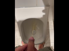 🚾🚽 Compilation devant les urinoirs publiques-pipi- BeENJoY flash dick exhib public toilet feet cum - Screenshot 10 of 16 - Public Masturbation