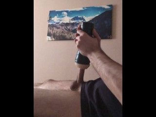 возбужденный парень