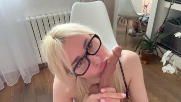 Школьница сдает экзамен на большой толстый член