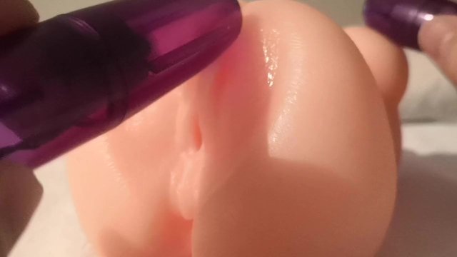 おもちゃのバイブでクリと乳首を2点攻め J ～あなたの調教師～