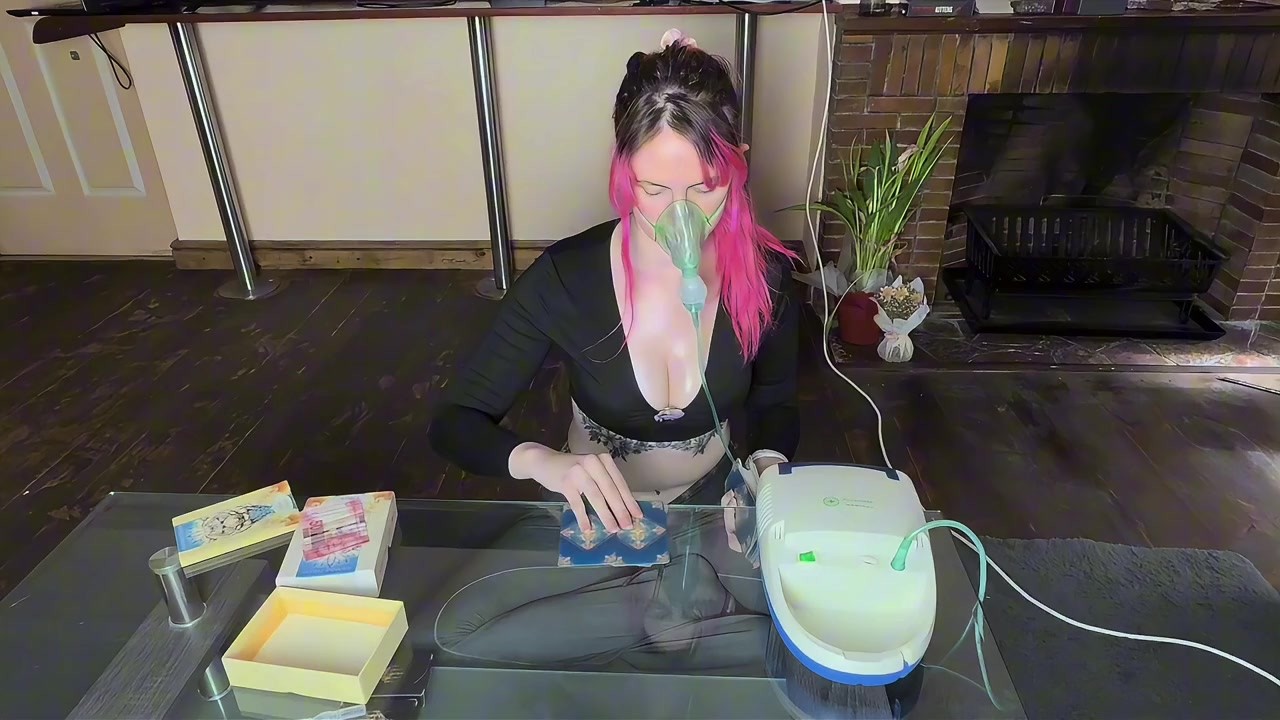 MistressMord Uses a Nebuliser While Oracle Reading ASMR