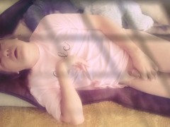 Лёжа в розовой футболочке с мишкой - Screenshot 16 of 16 - Cute Femboy