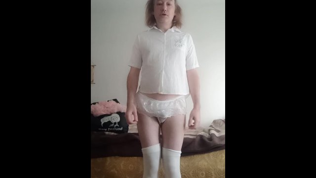 В пышной розовой юбочке