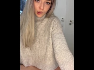 Бедра высоко подняты, когда снова начинается капающая жидкость