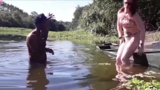 Fui Pesca Com Meu Padrasto E Ele Mim Mandou Tomar Banho De so De Calsinha