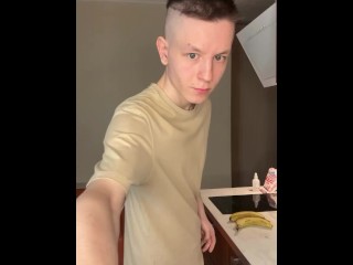 Если бы у этого видео был саундтрек, какая бы это была песня?