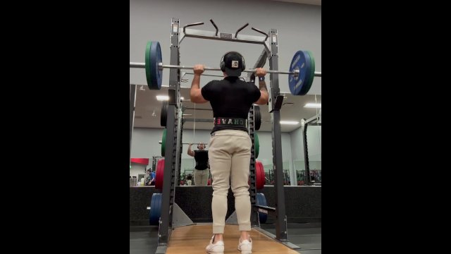 185 lbs shoulder press