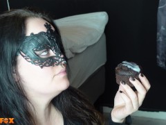 Amateur MILF Got To Eat CUPCAKE with CUM Frosting - Millie Fox