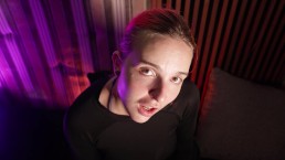 ASMR 在控制你的同时快速而顽皮地抽搐你的鸡巴。