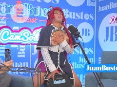Multiples orgasmos de Evybubbles COSPLAY cabalgando la FUCKMACHINE en Juan Bustos Podcast