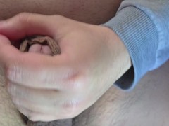 仮性包茎チンポが萎えから勃起、皮オナニーで射精するまで - Screenshot 8 of 16 - 無修正