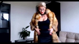 Mature bitch in a fur coat... Performance by the famous webcam whore and singer Aimee Hot MILF ))