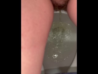 Quivering Toilet Piss