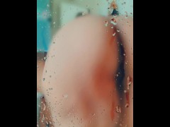 Dancing fresh out the shower💦