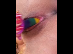 Fingering keeps her breathless in squirt control