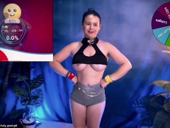 Wearing an Underboob Top while streaming Live! Nip Slips