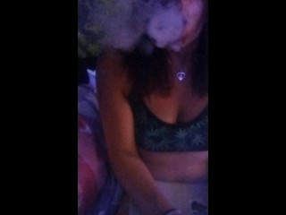 Smoke Os на мамином перекуре