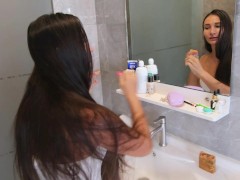 Caught for facial make-up before party - Brian and Maya Rush - Screenshot 1 of 16 - Best Blowjob