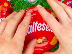Satisfying video unpacking & mixing color candy and M&M'S boxes ASMR