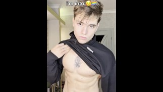 Дилемма балканского твинка: Я хочу любви… или просто мужика, который разнесёт мою жопу?