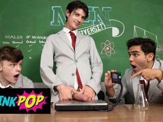 TWINKPOP - Hung Twinks Joey Mills i Jake Preston Rozpoczynają Orgazmiczną Przygodę w College'u