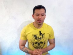 Hombre Haitiano es sorprendido por su roomie masturbandose y termina cogiendoselo con sus 25cm