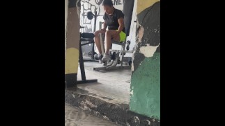 Cada que voy al gym y veo esta chica llego a casa a masturbarme y me corro -ema_abby