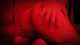 肛门游戏，独奏挑逗和臀部扩张