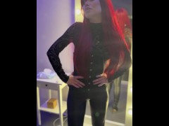 I'm showing off in front of the mirror in a wig - there will be something interesting - nigonika baz