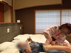 浴衣美人のねっとりローション手コキ&唾液たっぷりフェラ - Screenshot 9 of 16 - Amateur Blowjob