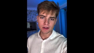 Papá domina los Balcanes Blond twink en la habitación del hotel