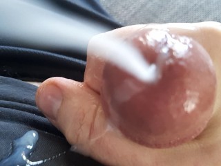 Взрыв спермы крупным планом. Массивная нагрузка развязана. Интенсивный камшот только для тебя 💦