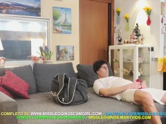 LEZIONE AL SEGAIOLO BECCATO A ROVISTARE NELLA BORSA DELLA POLE DANCE DELLA MATRIGNA