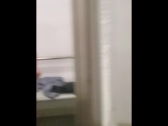 Andaba muy caliente y me la jale en el probador