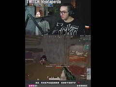 Красивый парень устроил жесткое проникновение двум проказникам 🤭 - Screenshot 11 of 16 - парень