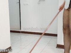 وقتی عیدی خواستم از شوهر دوستم اونم از من عیدی خواست در نبود زنش ( داستانی پر از مکالمه شهوتی) - Screenshot 1 of 16 - سکس ایرانی