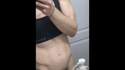Femboy огромный фаллоимитатор выпирает Belly