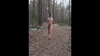 Натурист: Польский мужчина идет через замерзший лес (голый член) – KolowskiBRO NAKED!!!