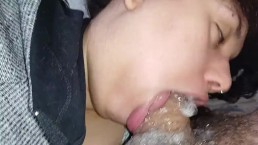 глубокая глотка с крайним рвотным позыванием с высунутым языком и облизыванием много, очень, очень слюна🍆💦💦🤤🤤😋😋😋🥛
