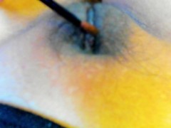 クリトリスをブラシで刺激したりマン毛を抜いたりする動画 - Screenshot 6 of 16 - 毛抜き