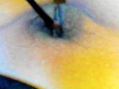 クリトリスをブラシで刺激したりマン毛を抜いたりする動画 - Screenshot 8 of 16 - 黒まんこ