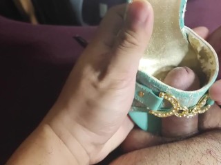 Sperma Auf Grüne Fersen