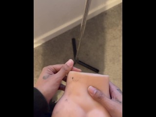 Соло карманная киска с большим черным членом