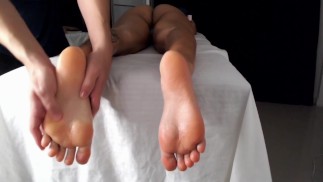SFW: A relaxing feet oil massage (foot fetish)