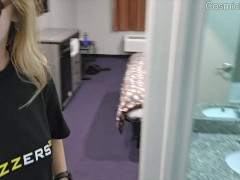 Easy vs. Hard Dare… Naked in the Hotel! - Screenshot 4 of 16 - Hard