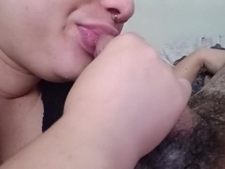 This Bitch's Fleshy Lips Fuck the Cuckold's Cock with Lust, Shaking and Sucking Hard